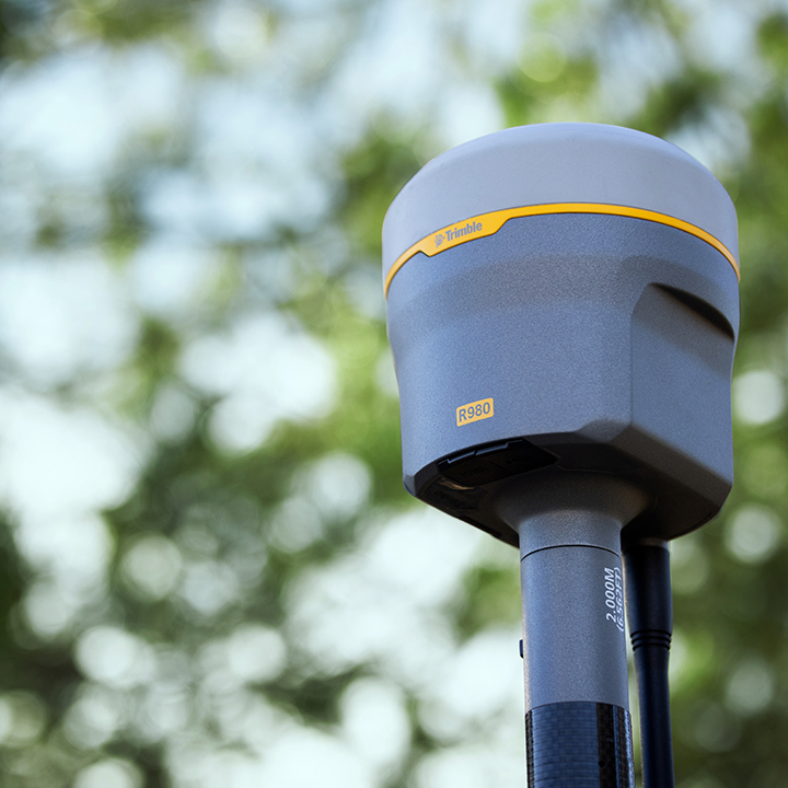 Trimble R980 — מקלט GNSS על מוט